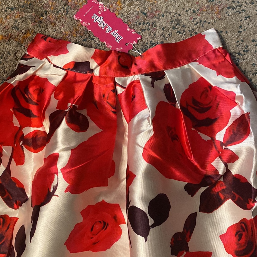 NWT Full Puffy Floral Skirt S/2-4 - Picture 3 of 4